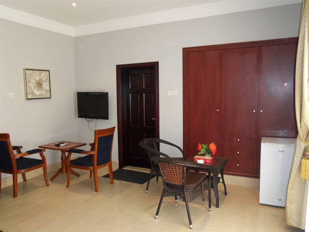 Royal Residence Hotel Apartments Umm al-Quwain Exteriör bild