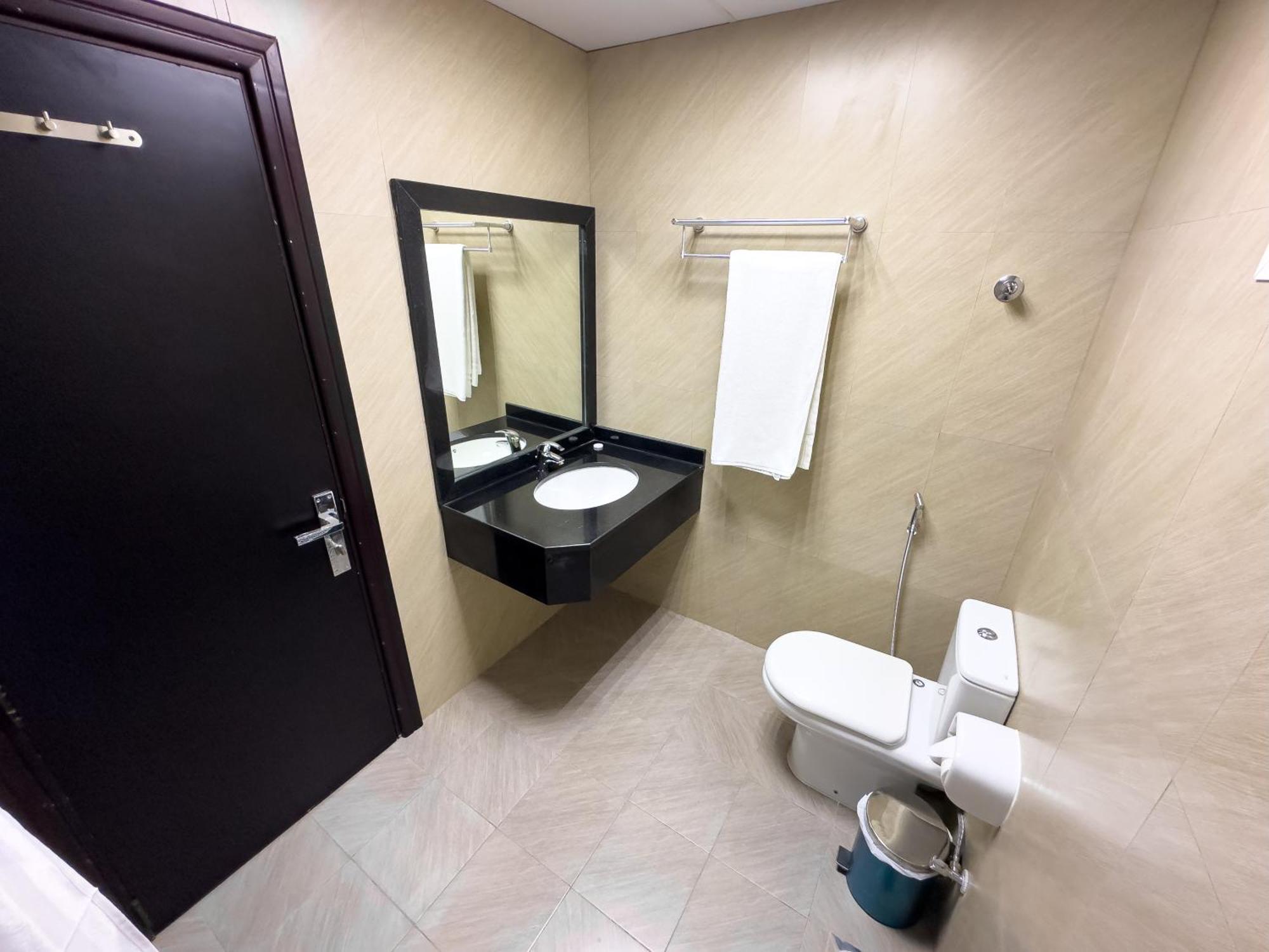 Royal Residence Hotel Apartments Umm al-Quwain Exteriör bild