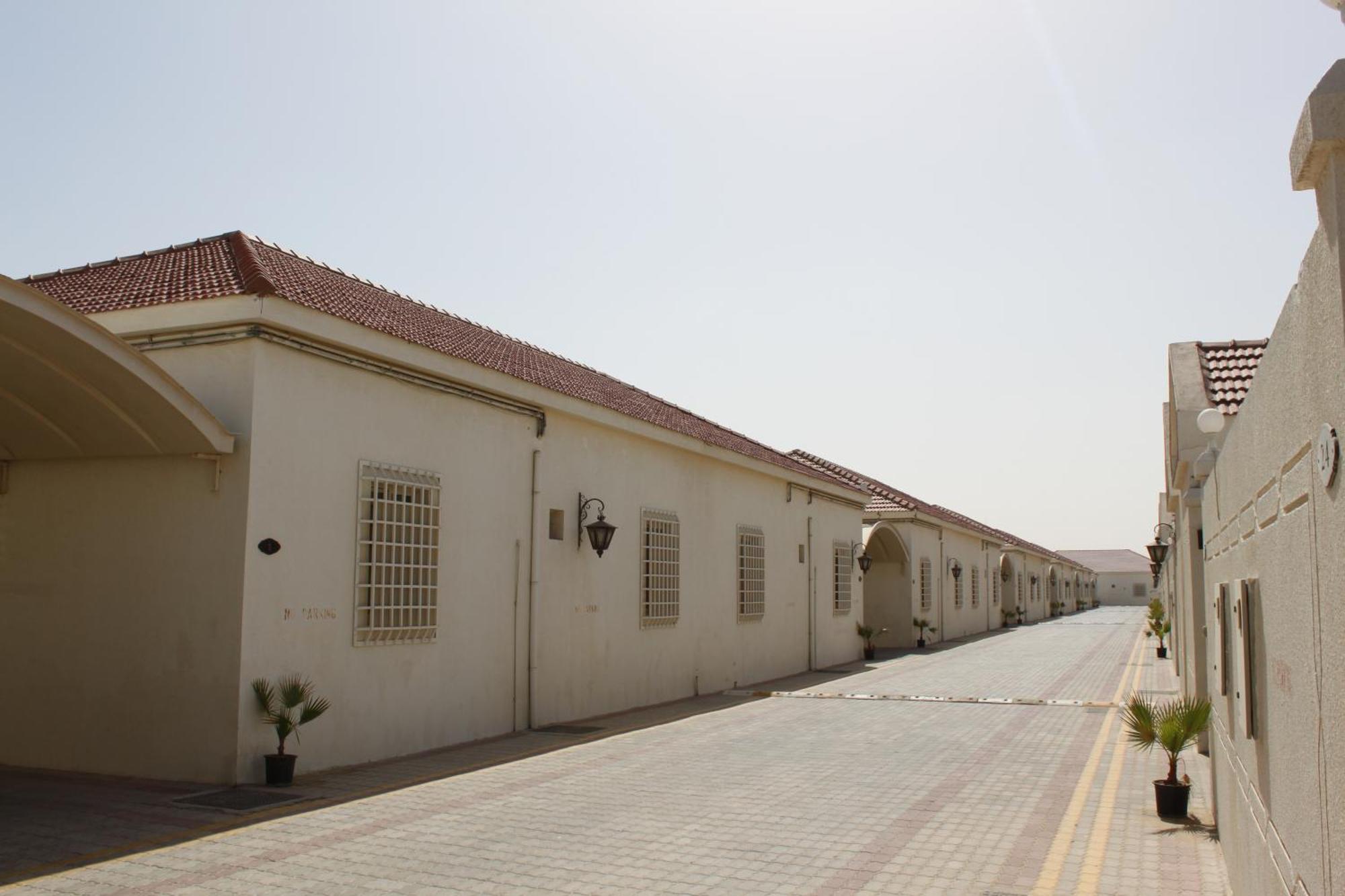 Royal Residence Hotel Apartments Umm al-Quwain Exteriör bild
