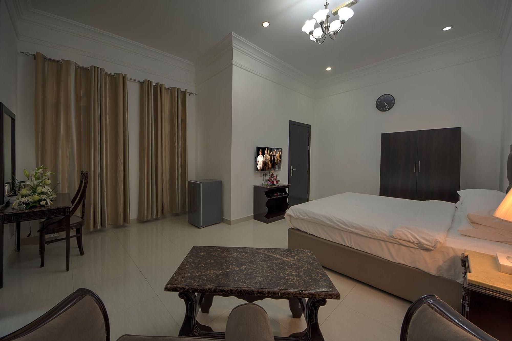Royal Residence Hotel Apartments Umm al-Quwain Exteriör bild