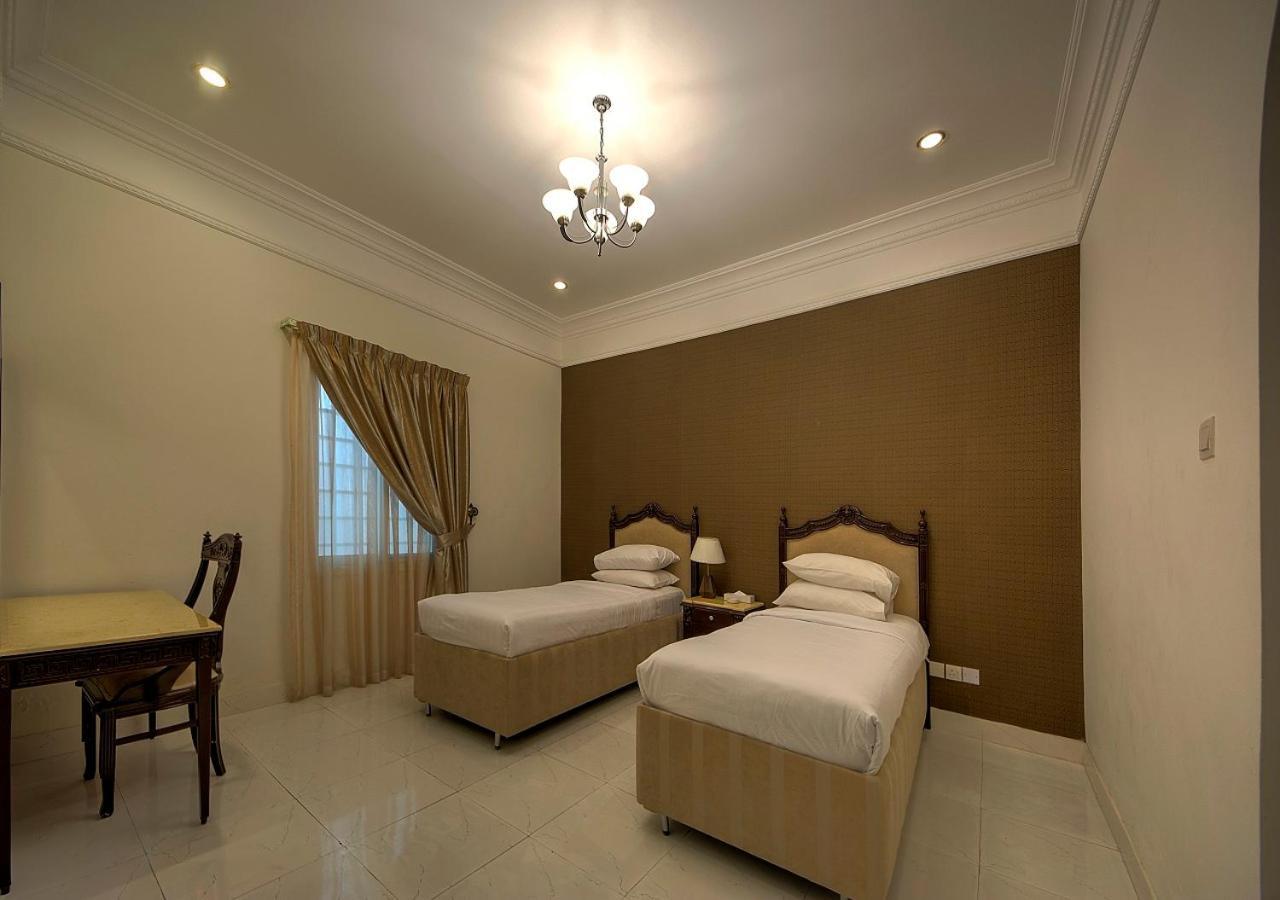Royal Residence Hotel Apartments Umm al-Quwain Exteriör bild