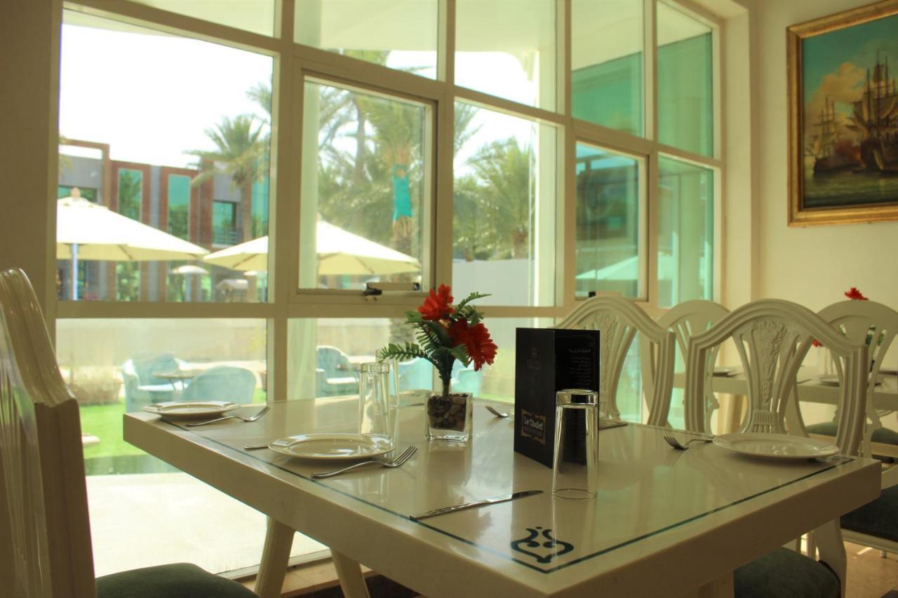 Royal Residence Hotel Apartments Umm al-Quwain Exteriör bild